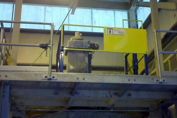 Mezzanine Safety Gates & Platform Fall Prevention